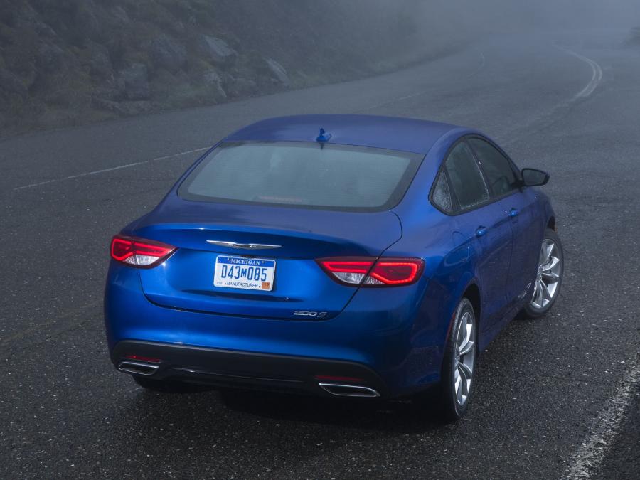  Chrysler 200 S 2014 года  (фото 23 из 69)